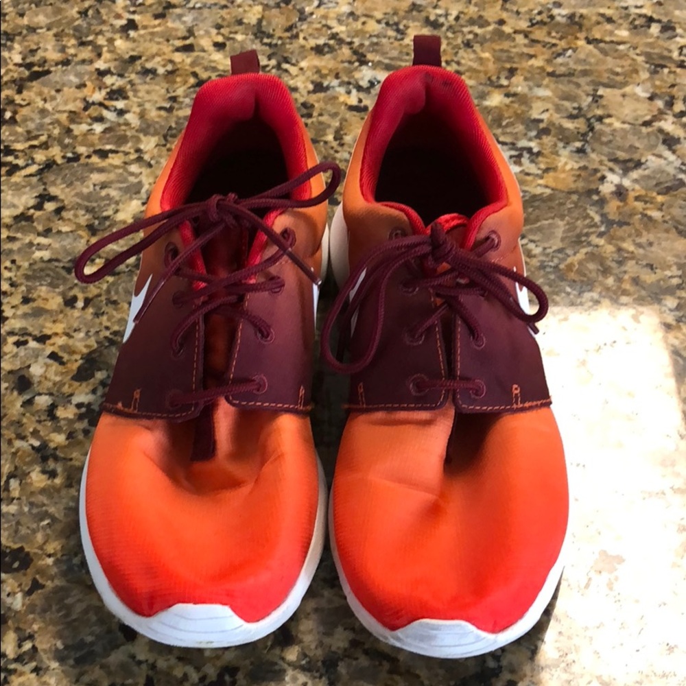 Nike tennishoes